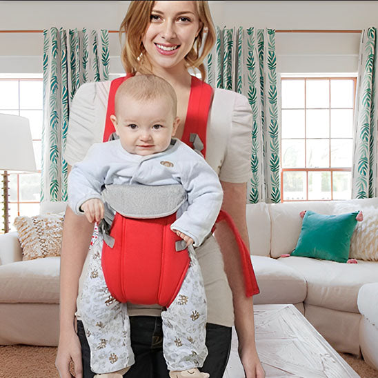 maman souriante avec son porte bebe viky